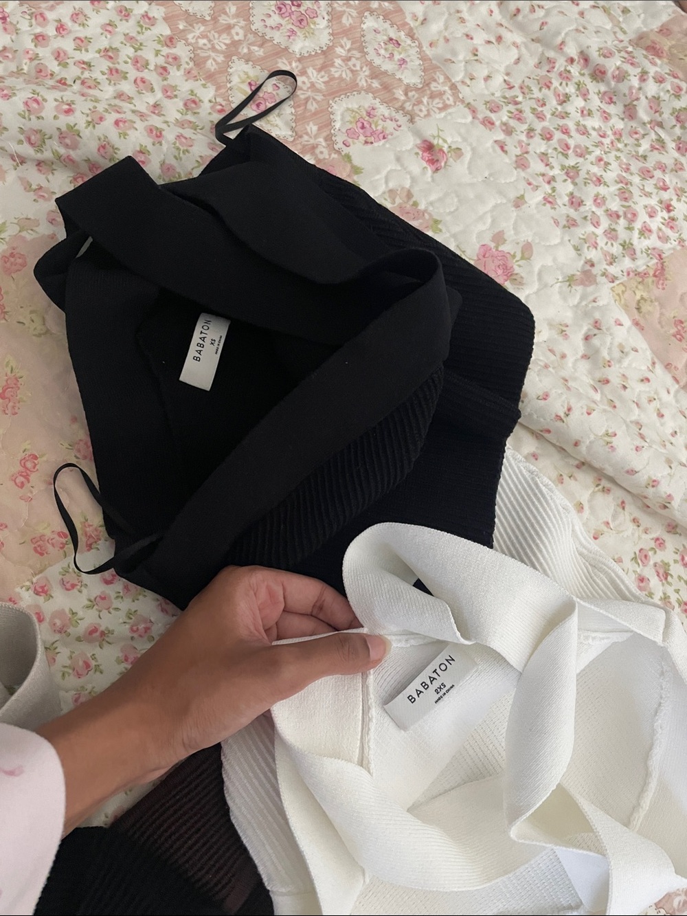 bundle of aritzia babaton sculpt knit tops - Picture 3 of 6
